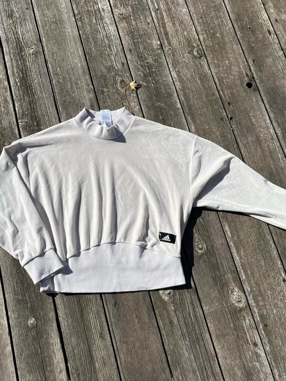 adidas beige velour cropped crewneck